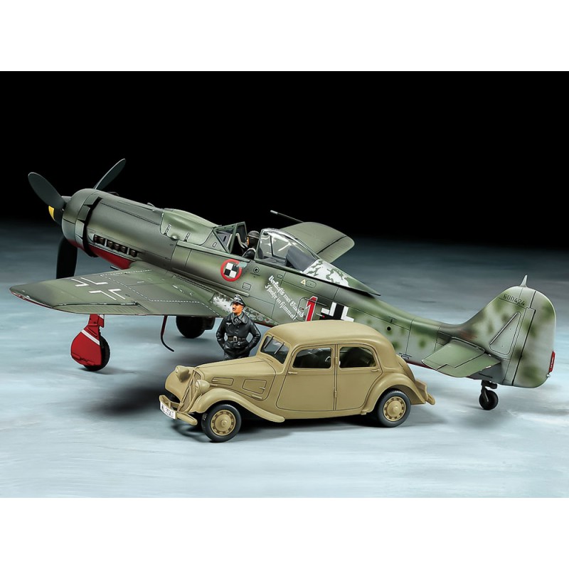 Focke-Wulf Fw190D-9 JV44 and Citroën traction 11CV 1/48 Tamiya aircraft Tamiya 25213 - 1